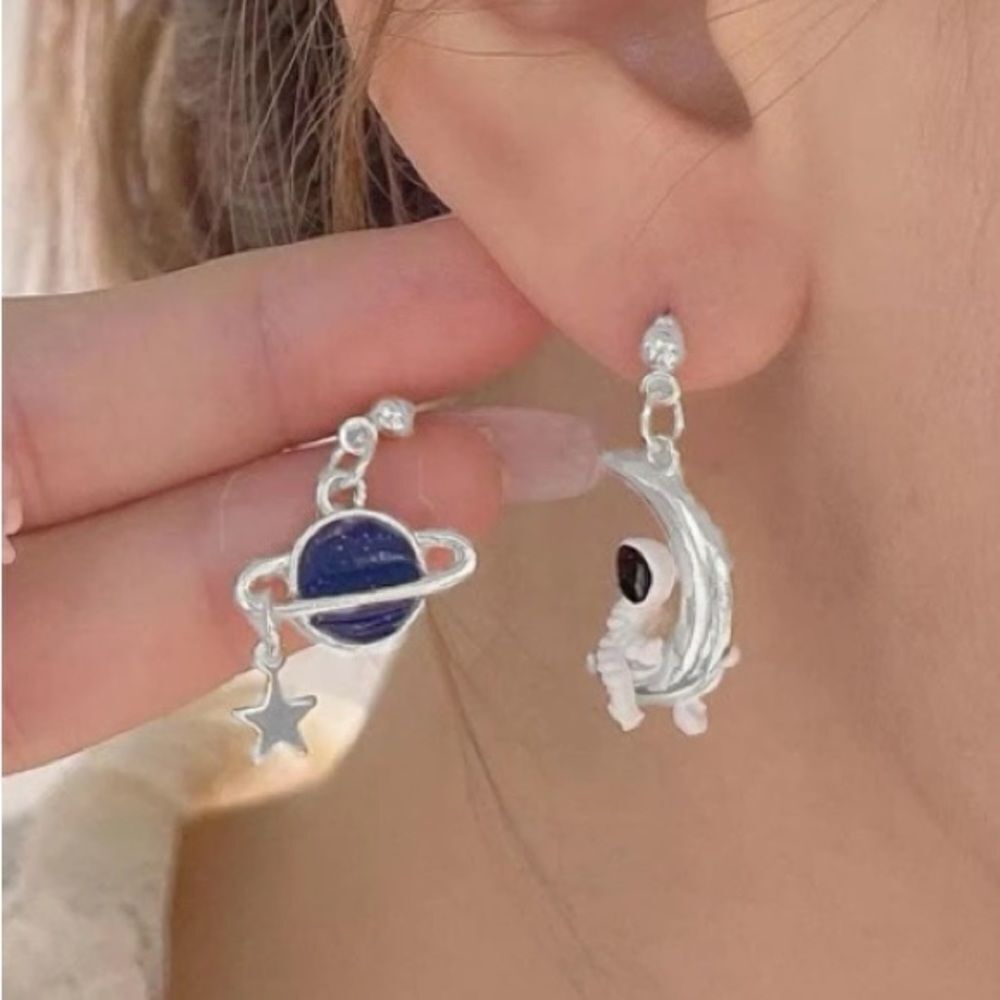 3for$20 NEW silver color Planet & Astronaut Mismatched Drop Earrings